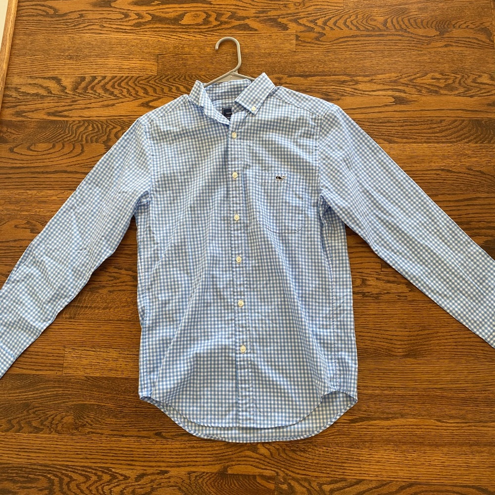 Men’s vineyard vines button down shirt